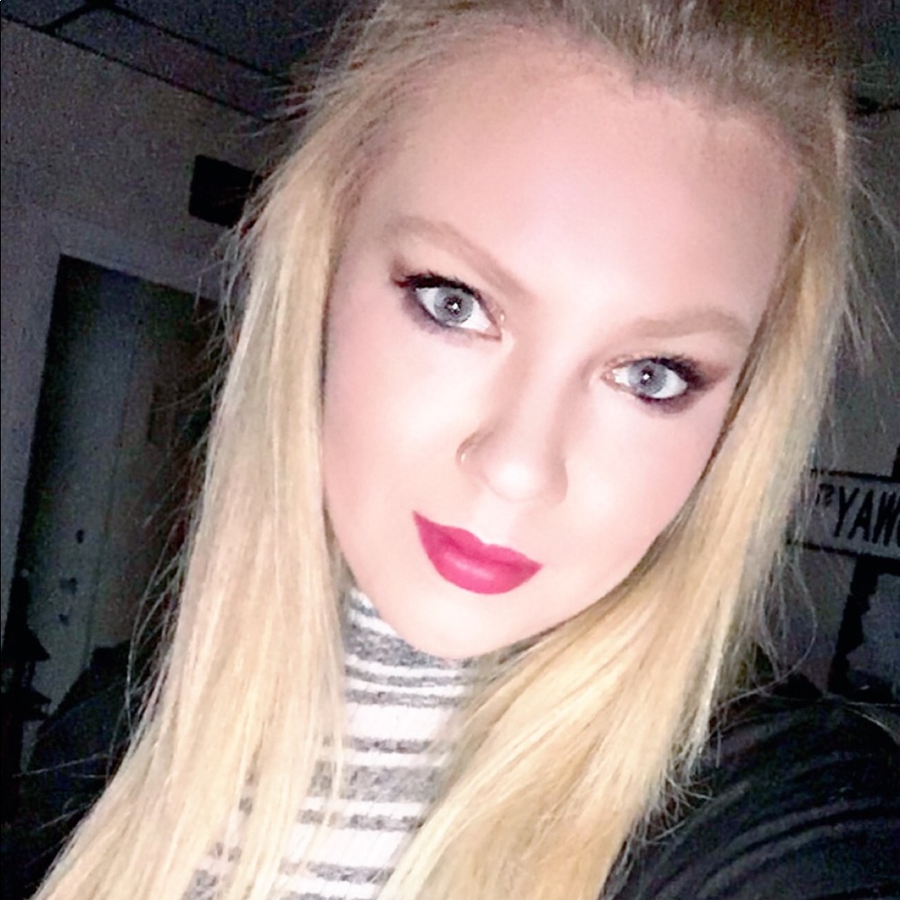 Meet your Posher, Michaela